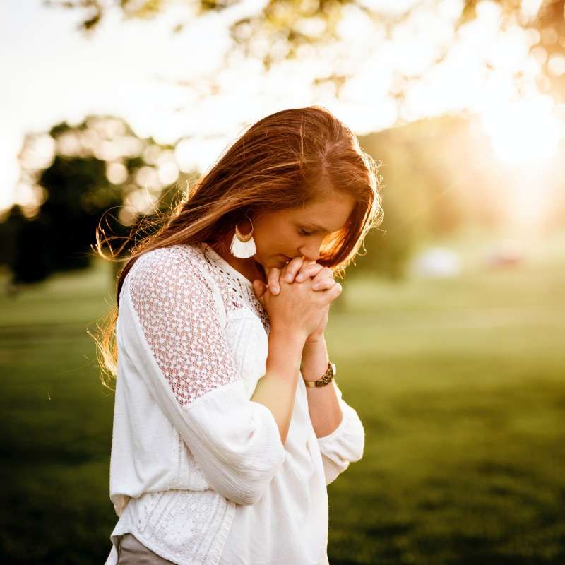 woman praying